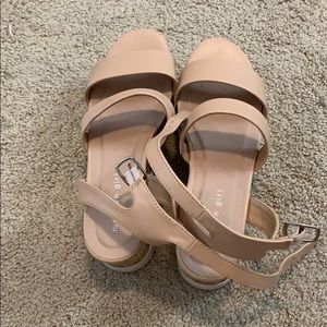 NWOT Steve Madden platform sandals